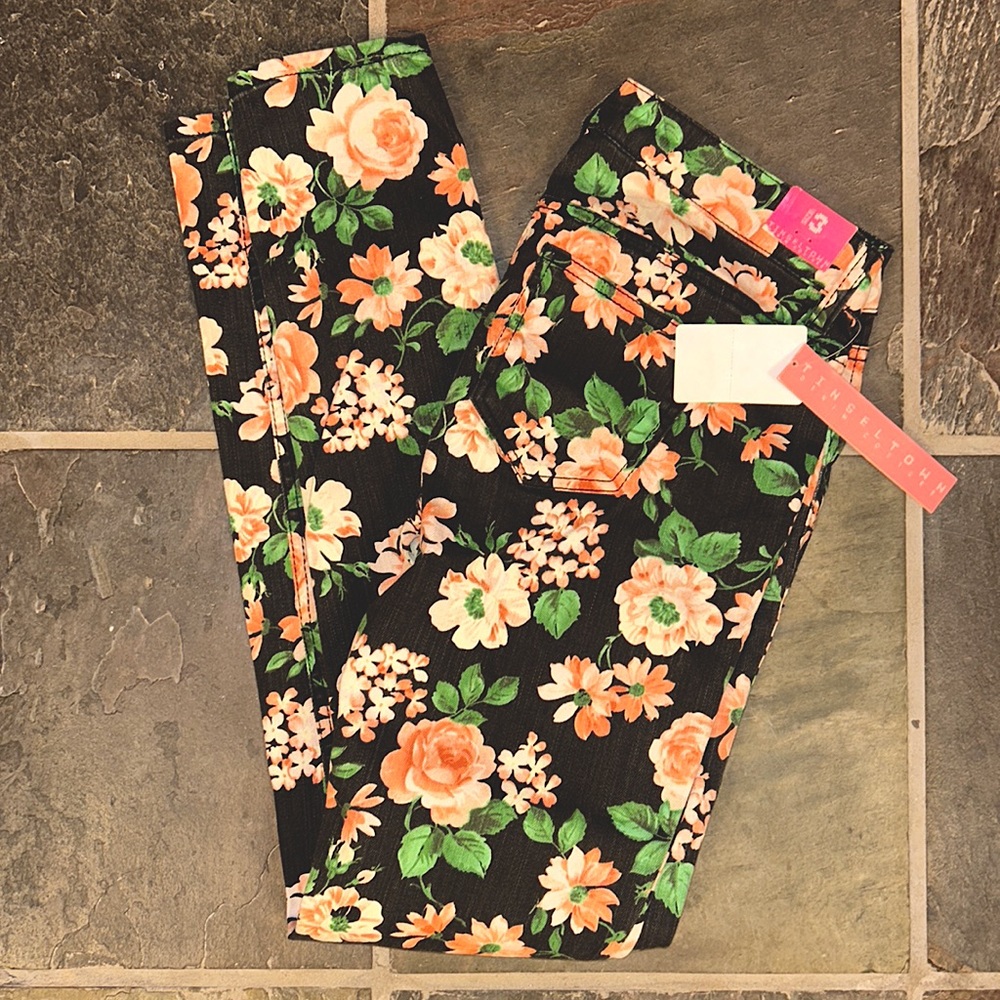NWT Tinseltown floral skinny jeans